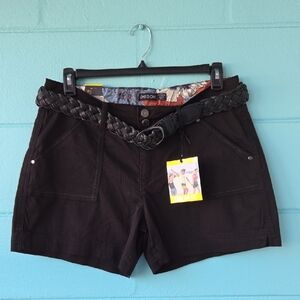 NWT "one 5 one" Love My Fit Woman's Black Shorts/Belt Size 12/31